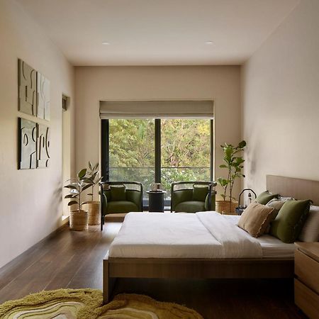 Reflection House By Stayvista With Pool, Terrace Bar, Indoor Games & Exquisite Interiors In A Nutshell 阿里巴格 外观 照片
