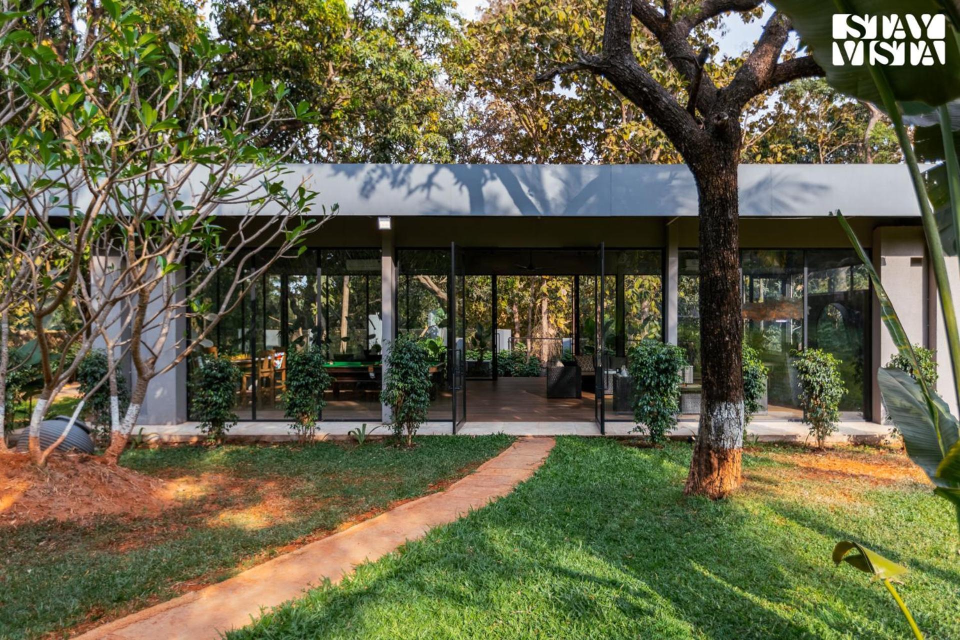 Reflection House By Stayvista With Pool, Terrace Bar, Indoor Games & Exquisite Interiors In A Nutshell 阿里巴格 外观 照片